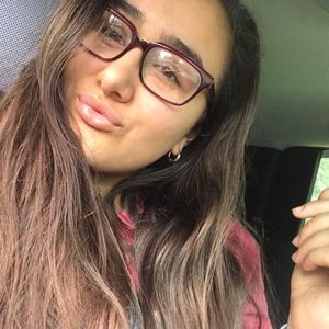 Meet your Posher, Alexandra